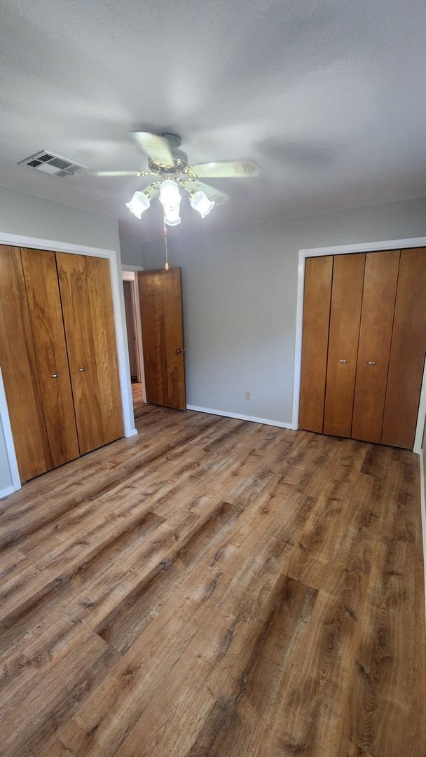 Building Photo - Refurbished - 3 bdrm 1 bath