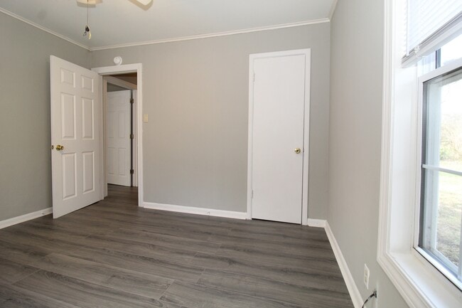 Building Photo - 2418 W Wedington Dr