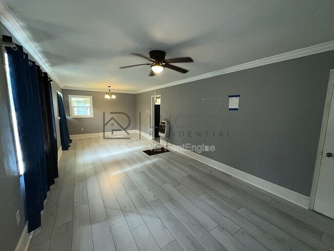 Building Photo - 3030 Oak Forest Dr