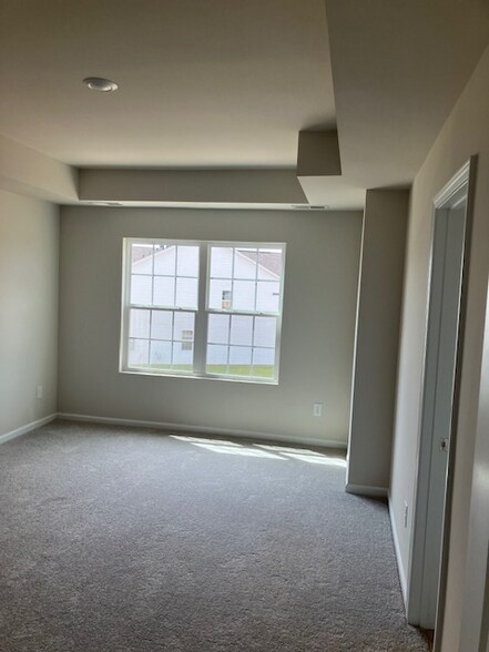 Building Photo - 1820 Bluejay Ln