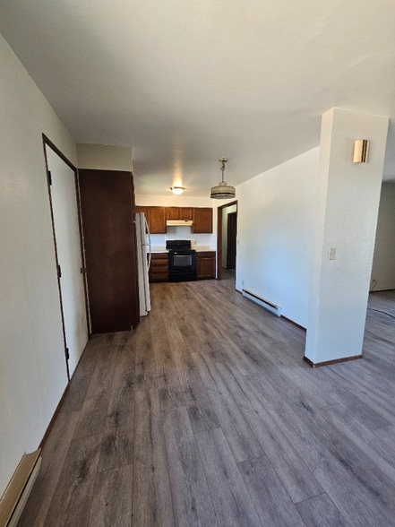 Building Photo - 203 W Larch St