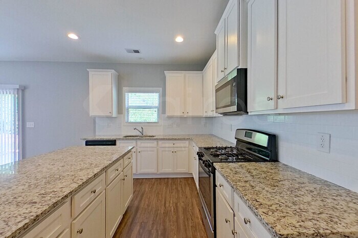Building Photo - 215 Orchard Ln