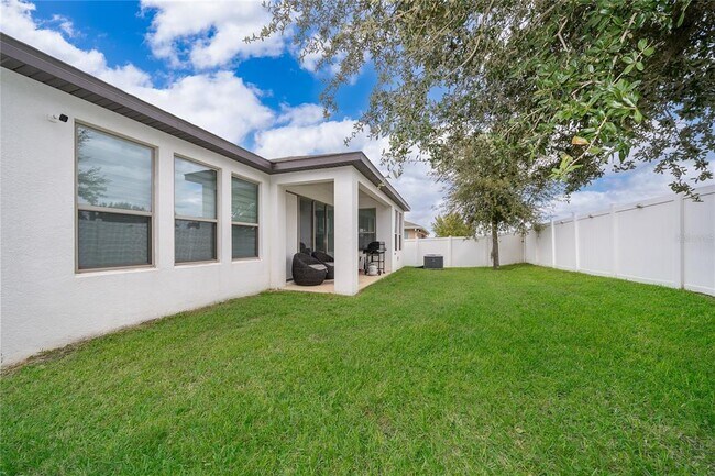 Building Photo - 2022 Redbay Ave