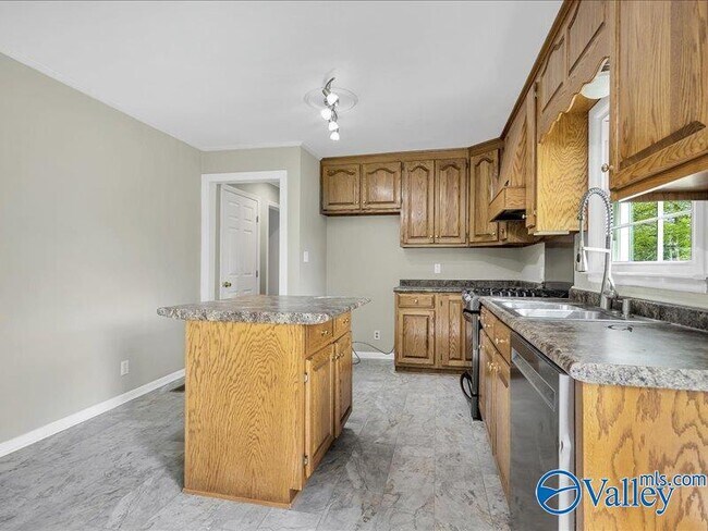 Building Photo - 315 Jack Coleman Dr NW