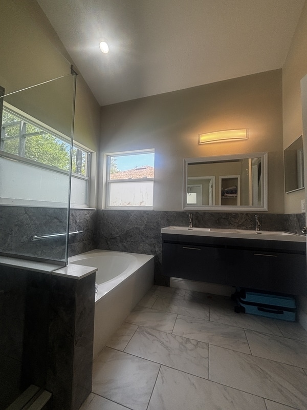 Building Photo - 12672 Lakebrook Dr