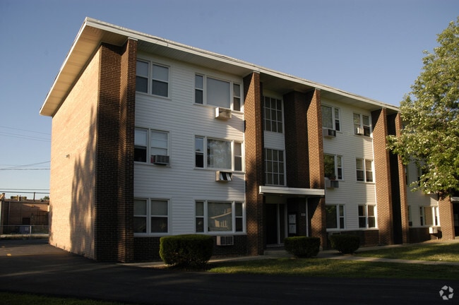 Building Photo - 6615-6619 W Lloyd Dr