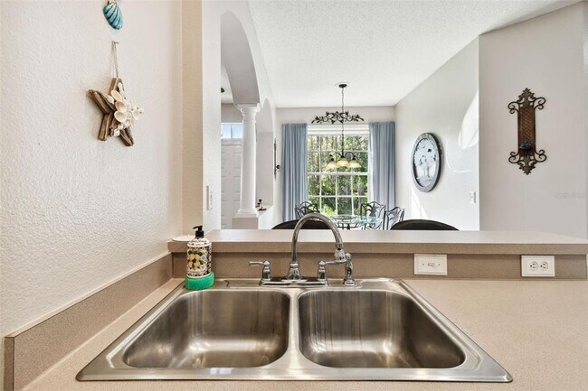 Building Photo - 1687 Starling Dr