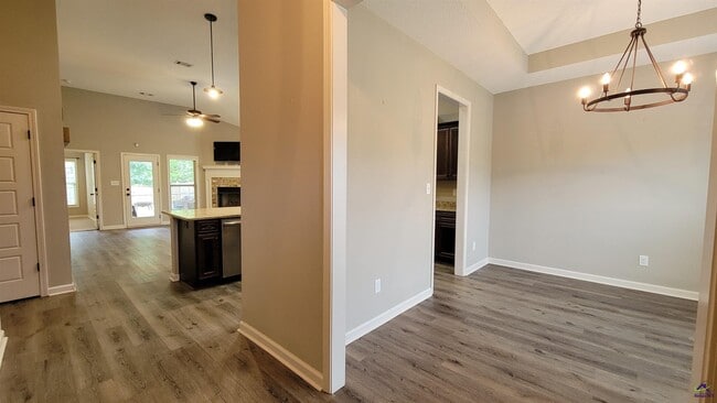 Building Photo - 106 Hay Bale Wy