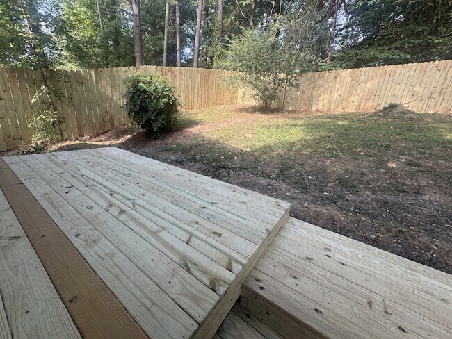 Building Photo - 625 Mercer Dr