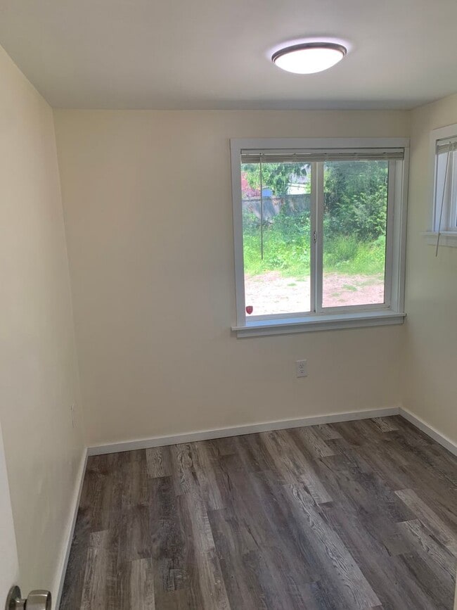 Building Photo - North Gate - Cozy 1 bed/ 1 bath house on quiet street with a huge back yard!