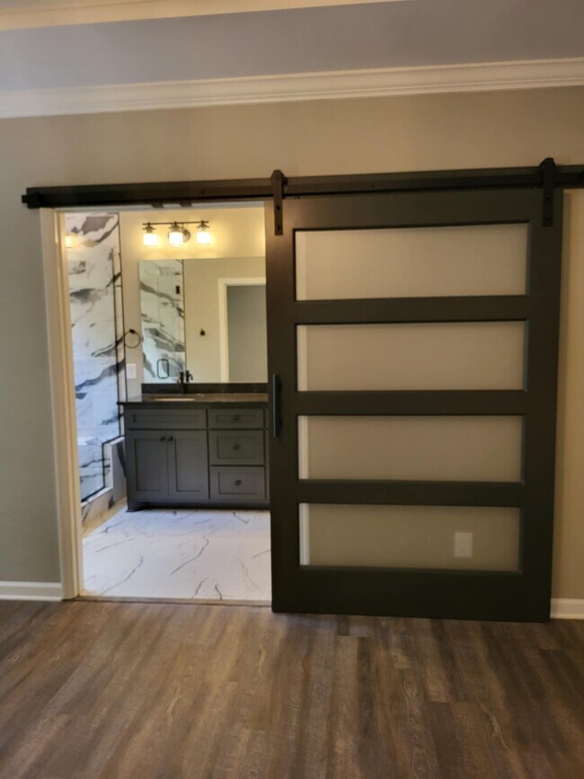 Building Photo - 5537 Oak Chase Dr