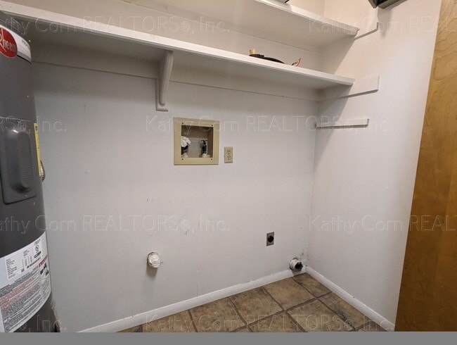 Building Photo - Two Bedroom Home