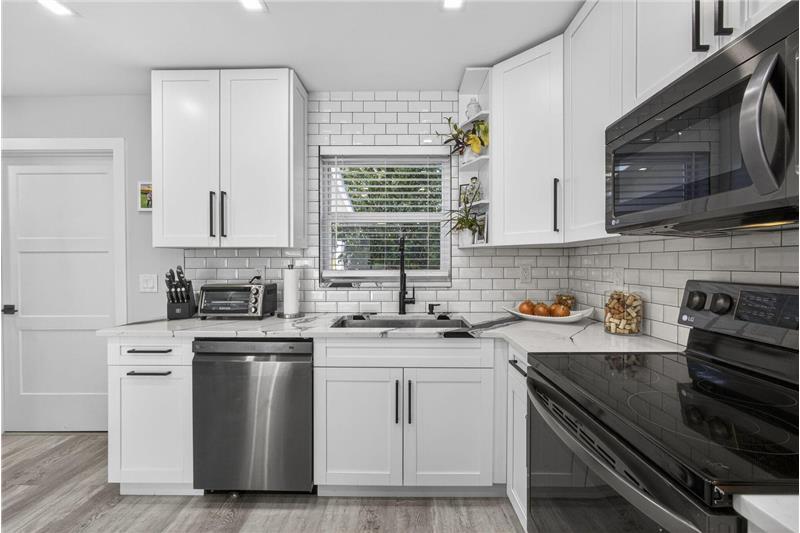 Building Photo - 2388 S Wallen Dr