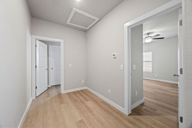 Building Photo - 1801 SW Poigai Wy