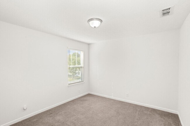 Building Photo - 1832 Charismatic Pl