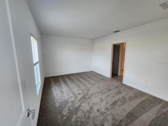 Building Photo - 2713 Runners Cir