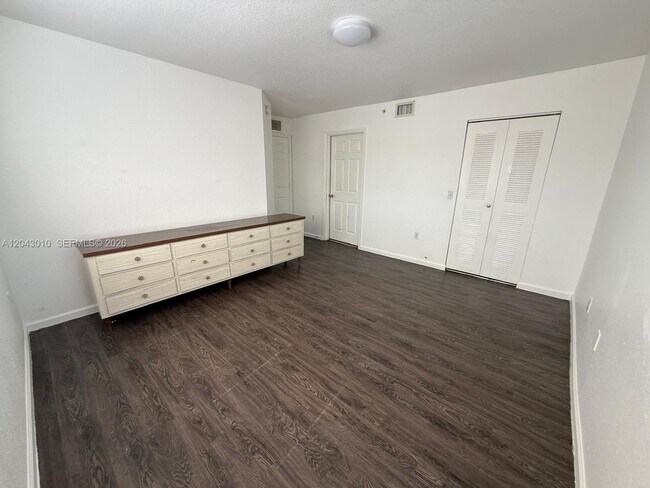 Building Photo - 15470 SW 284th St