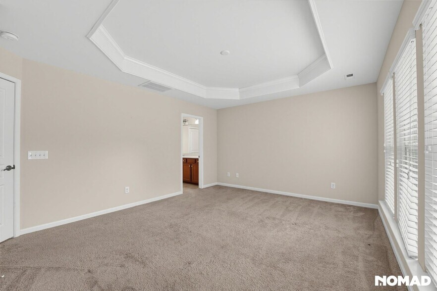 Building Photo - 6032 Carrollton Ln