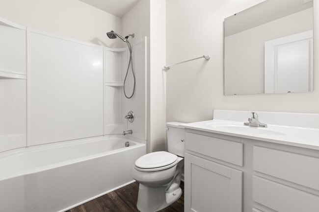 Building Photo - 4 Bed, 2.5 Bath, 2 Car Garage Near Everyth...