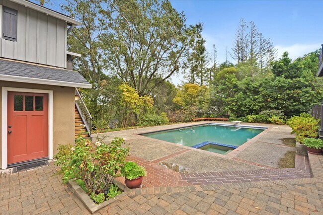 Building Photo - 60 Corto Ln