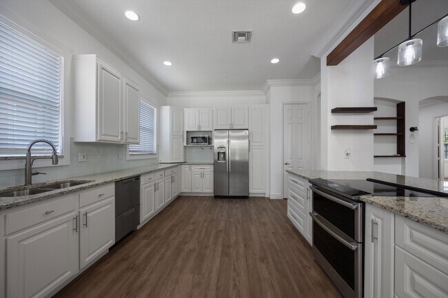 Building Photo - 9150 Bay Harbour Cir