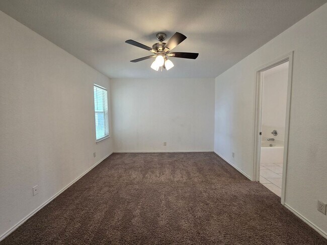 Building Photo - 3906 Kevin Shaw Dr
