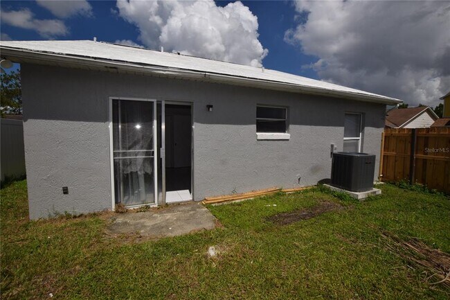 Building Photo - 1023 Cranberry Dr