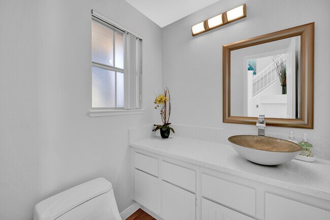 Building Photo - 2533 Seascape Dr