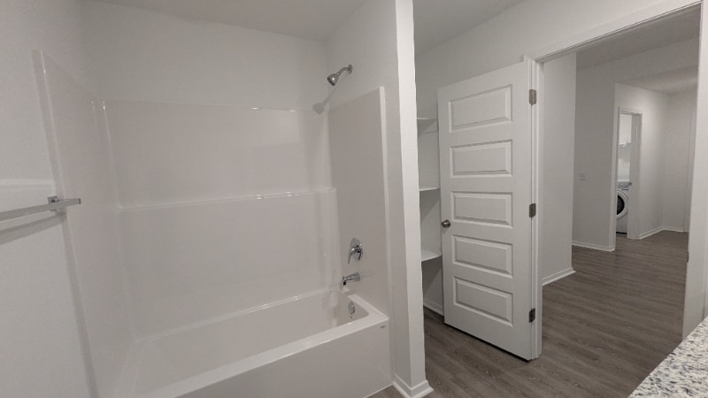 Building Photo - 1405 E Latium St