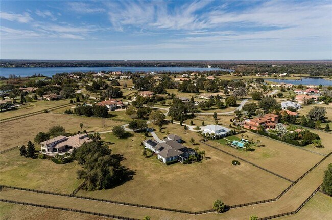 Building Photo - 10605 Midview Terrace