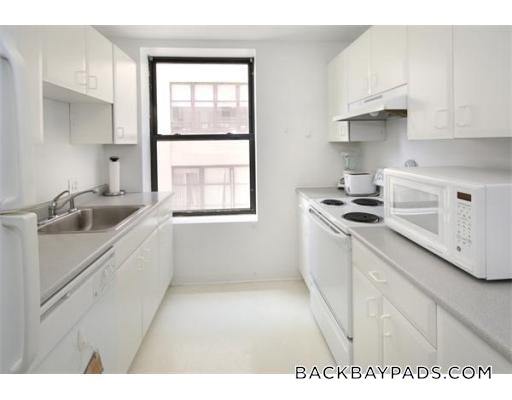 Building Photo - 636 Beacon St