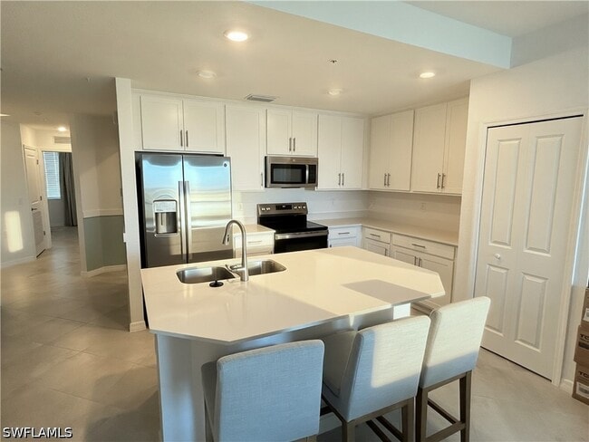 Building Photo - 15375 Grn Acrs Ave