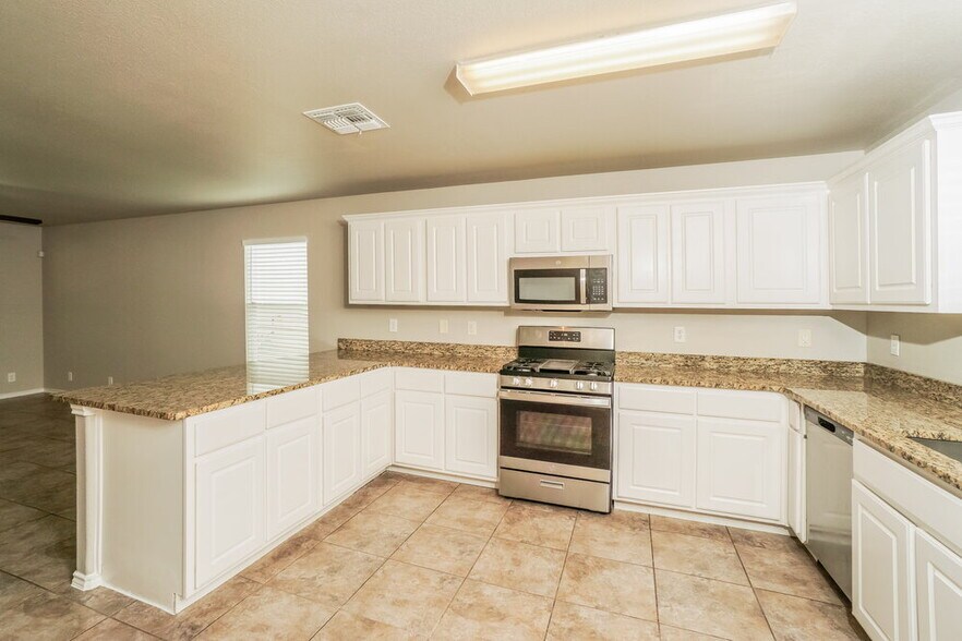 Building Photo - 5523 Red Canyon