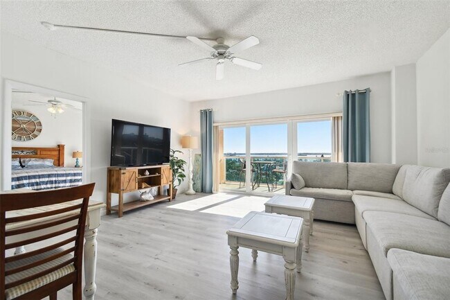 Building Photo - 880 Mandalay Ave