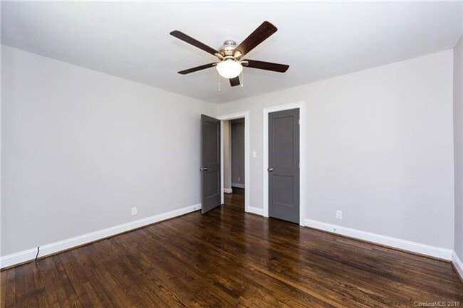 Building Photo - Must view this exquisite 3 bedroom 1 bath brick home. Within 2 miles from Uptown.