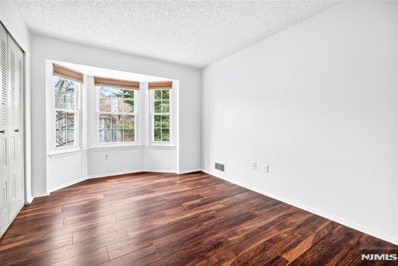 Building Photo - 556 Holly Ct