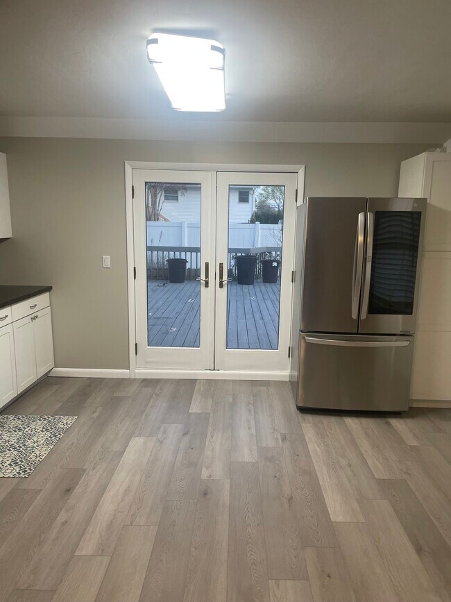 Kitchen area - 47 Pearl St