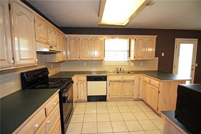 Building Photo - 1205 SE 22nd St