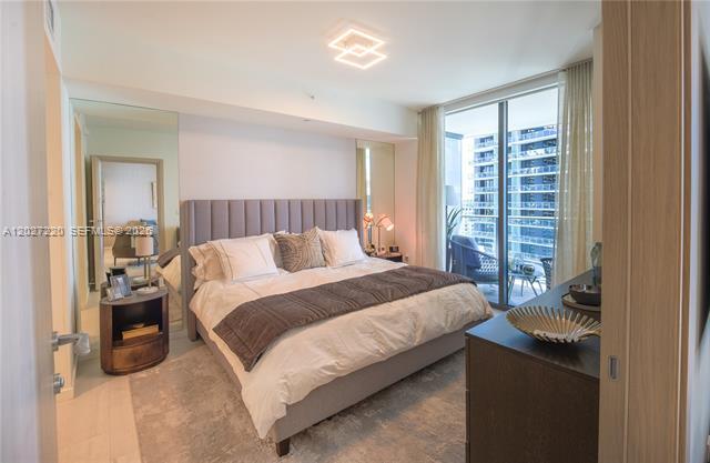 Building Photo - 1000 Brickell Plz