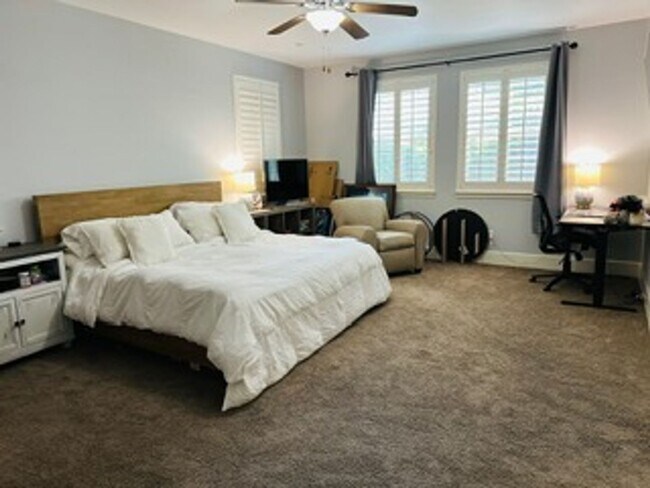Building Photo - $2,695 Shepherd & DeWolf, 3 Bed - Harlan R...