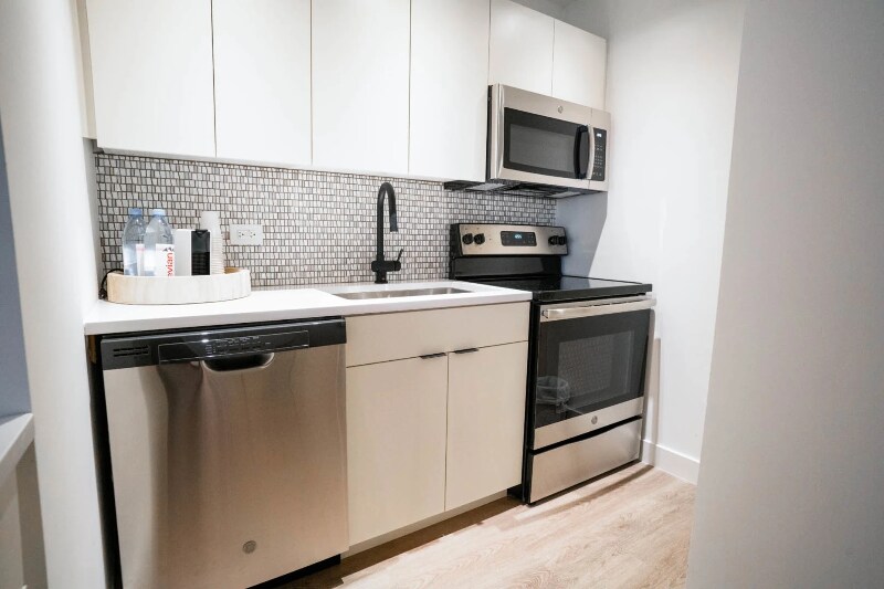 Building Photo - 29 E Chestnut St