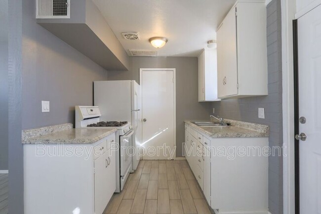 Building Photo - 249 S Hobson