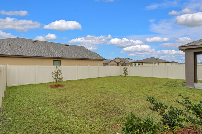 Building Photo - 2214 Capital Dr
