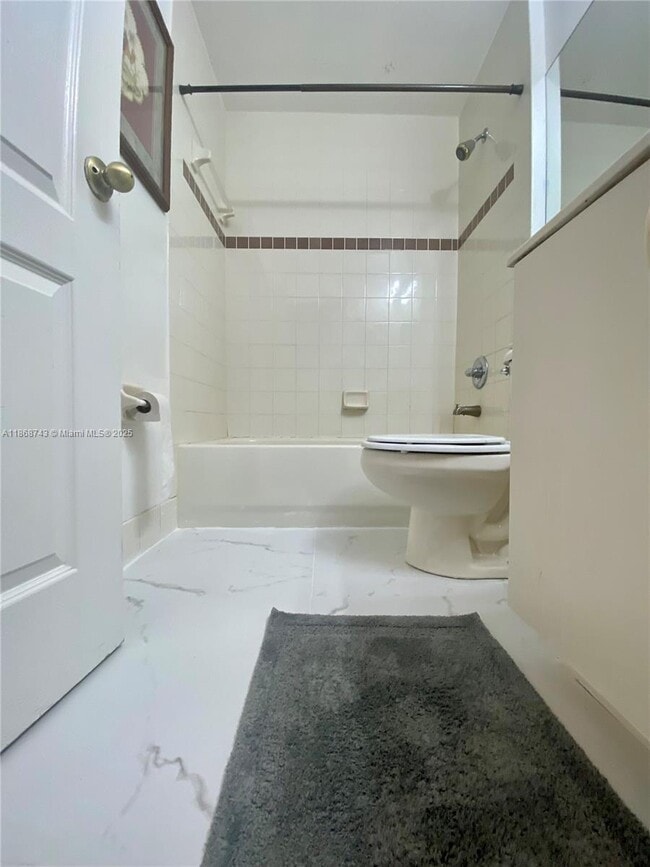 Building Photo - 3135 SW 128th Ave