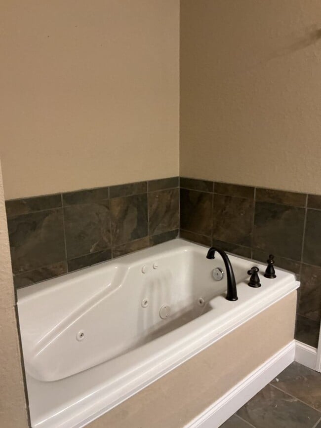 Building Photo - YOUR NEW LUXURY HOME!!!!!!!