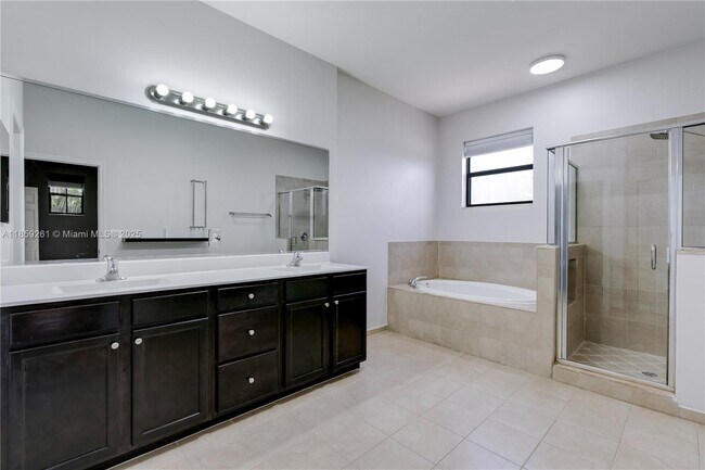 Building Photo - 16620 SW 42nd Terrace