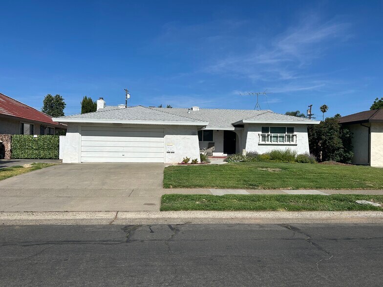 Primary Photo - 4033 71st St