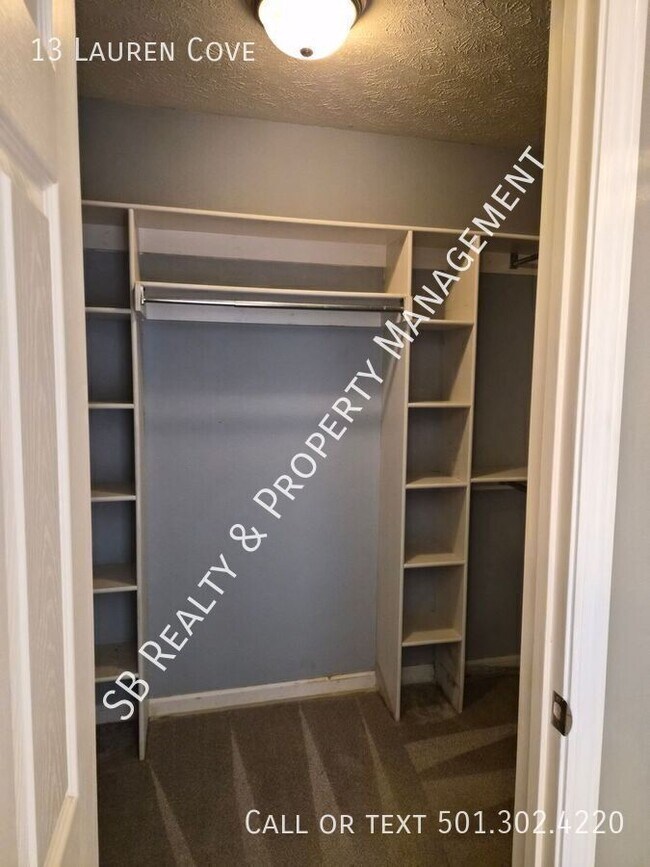 Building Photo - 13 Lauren Cove