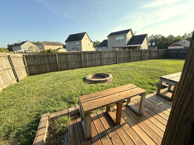Building Photo - 513 New Hanover Trl