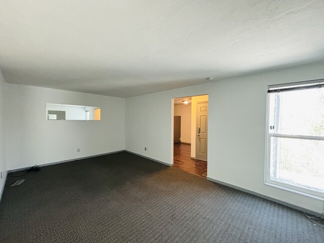 Building Photo - 333 E 4500 S